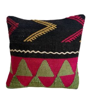 finehome kelim pude 107 40x40 cm tilføjer et strejf af elegance i boligens rum