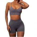 træningssæt i grå kan købes enkeltvis som sports bh og som shorts