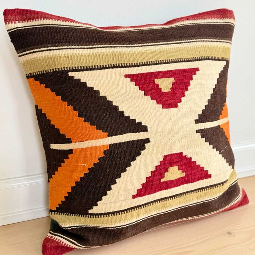 finehome kelim pude 60x60 i meget smukke farver