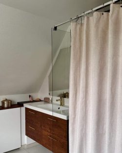 Beige badeforhæng 100x200 cm til hyggelig badeværelsesindretning