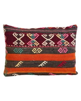 Store autentiske kelim puder 40x60 cm skaber stemning og hygge i sofaen, sengen eller iloungestolen