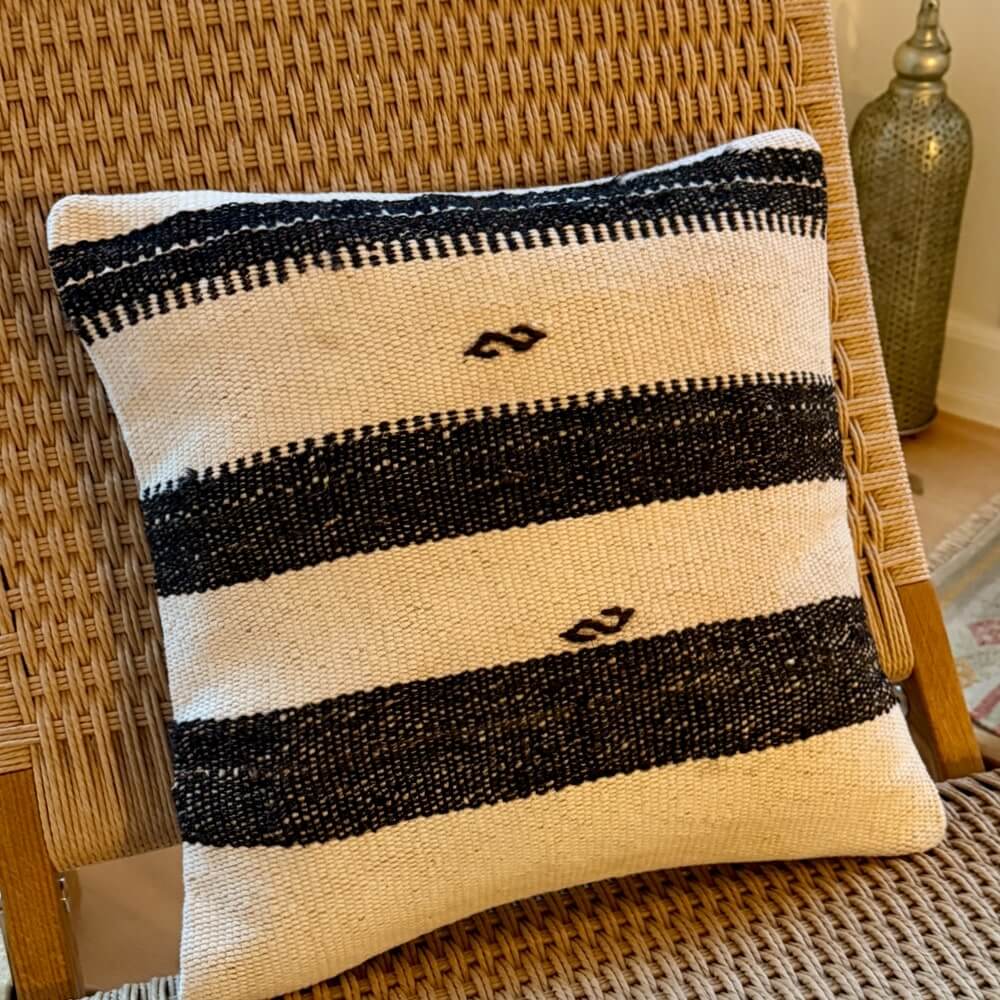 Kelim pude 40x40 cm nr. 132 fra danske finehome med smukke striber