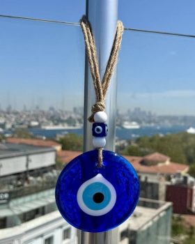 Giveren af det blå øje ønsker modtager omsorg og held