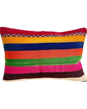 Kelim pude 169 er håndlavet i meget smukke farver med striber og mønster