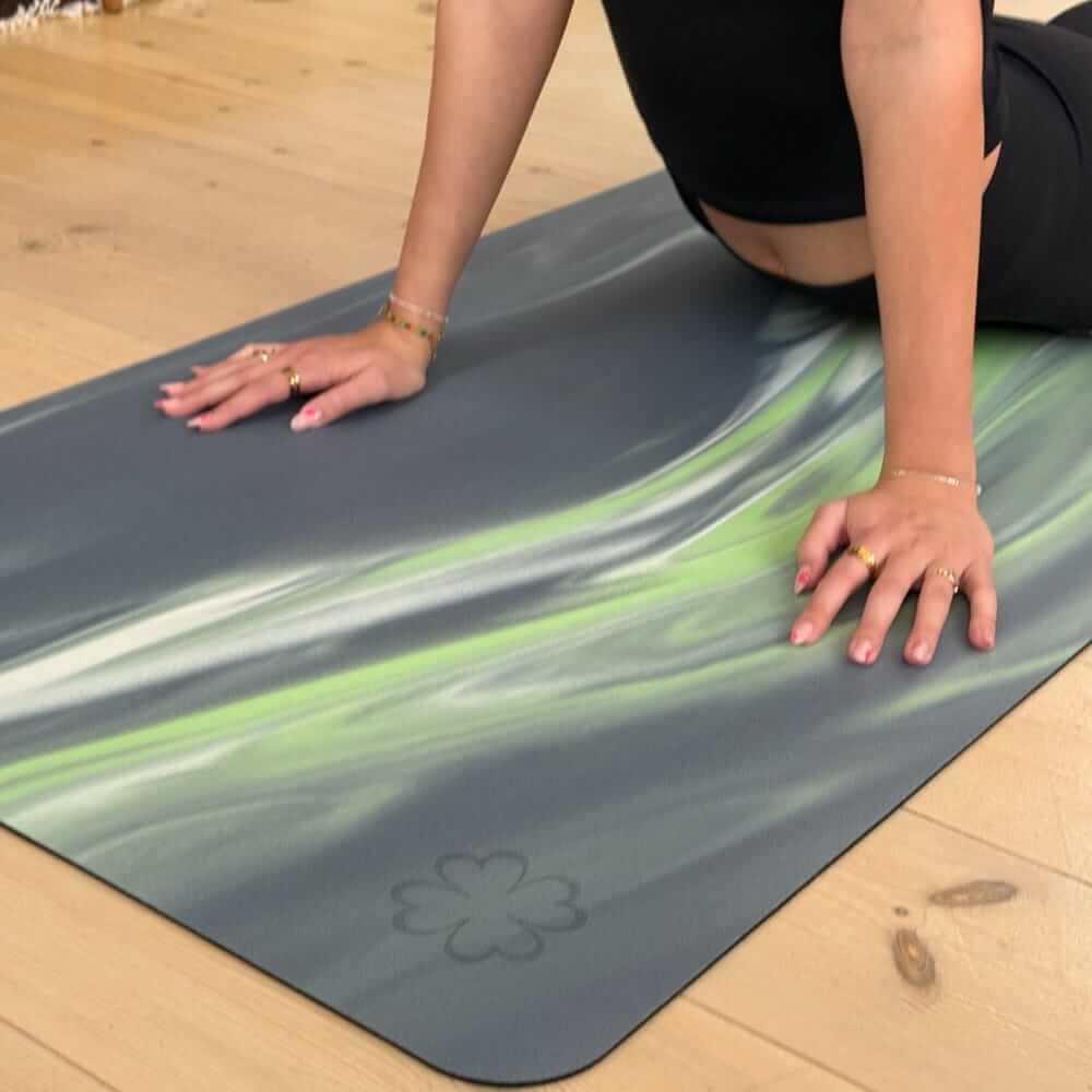 finehome yogamåtte grøn, blå, hvid er 183 cm lang og vejer 3. kg