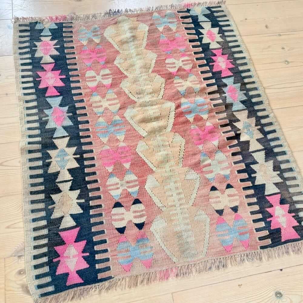 vintage kelim løber i smukke lyserøde farver 90x108 cm
